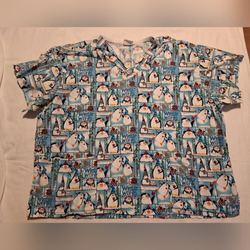 Peaches Penguin Winter wishes size 2X scrub top no fade VGUC